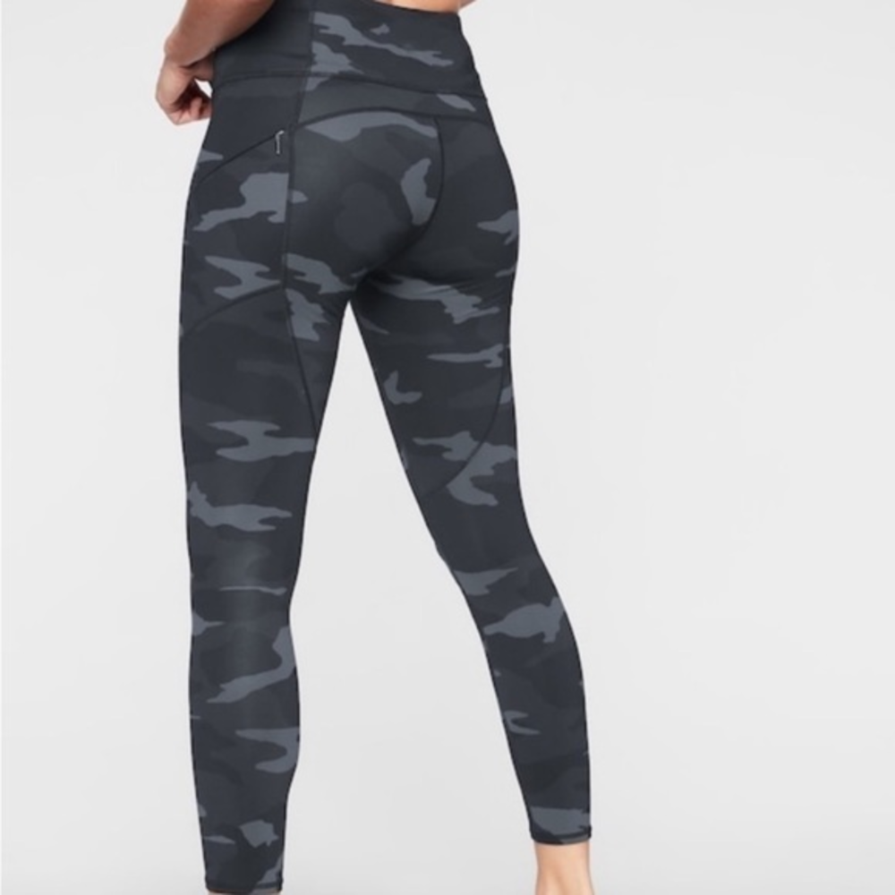 Athleta Ultimate Stash Pocket Camo